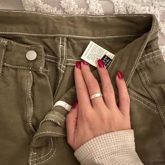 Army green shein pants size small - Picture 3 of 4